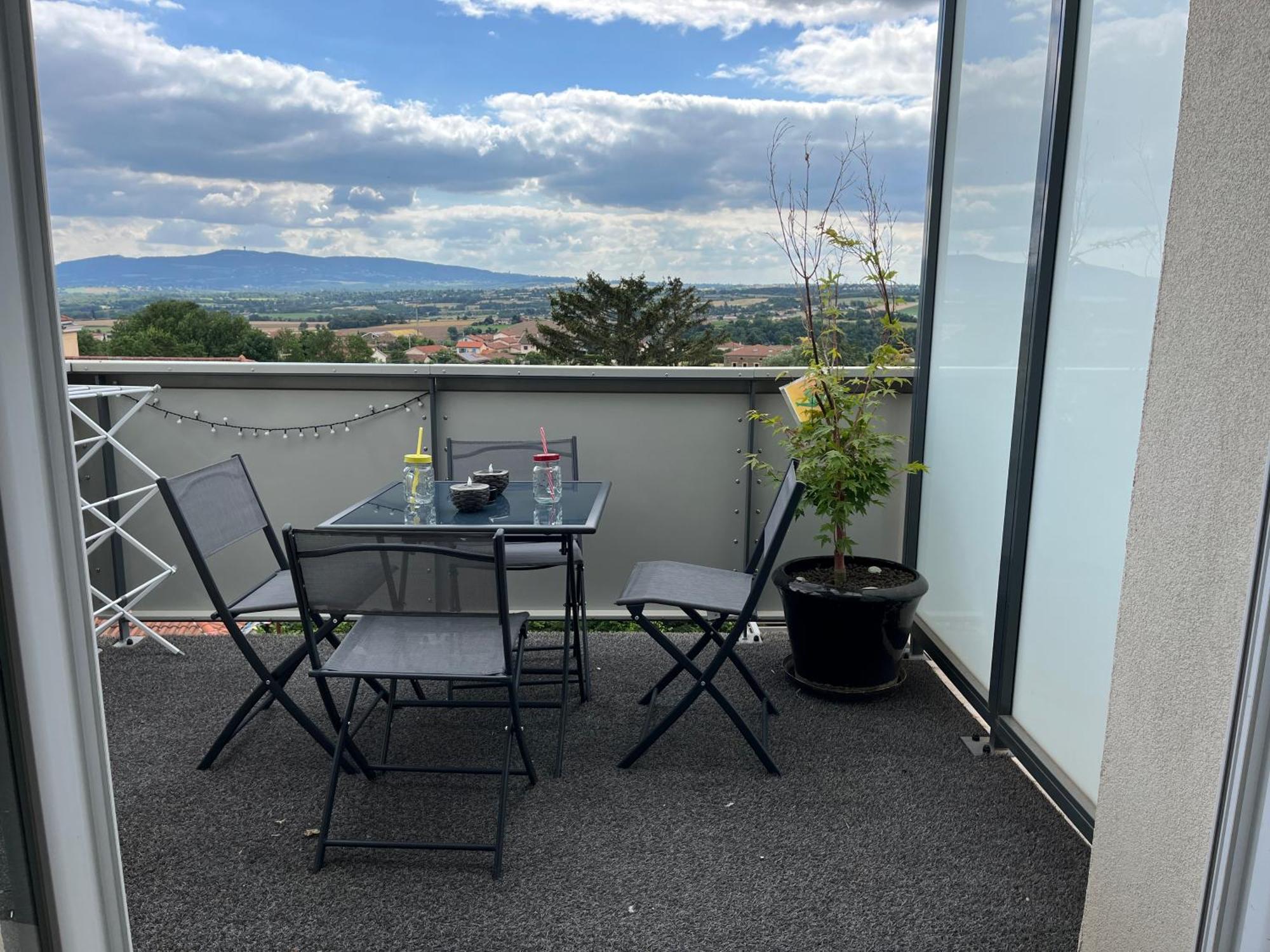 Fleurieux-sur-lʼArbresle Appart & Fleurinoise Balcon Ascenseur Climatisation מראה חיצוני תמונה